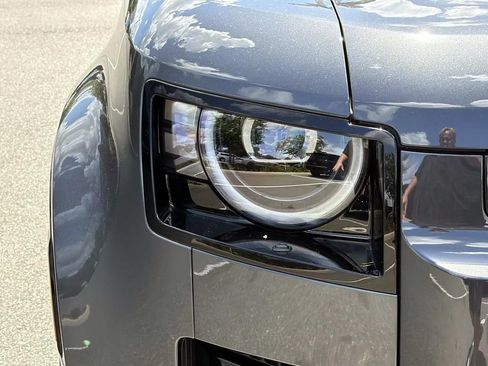 New 2026 Land Rover Defender 110 X-Dynamic SE AWD/4WD image 9