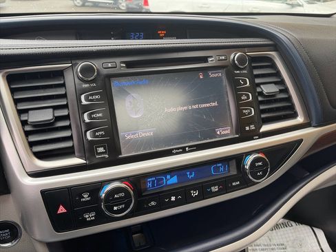 Used 2015 Toyota Highlander Limited Platinum image 28