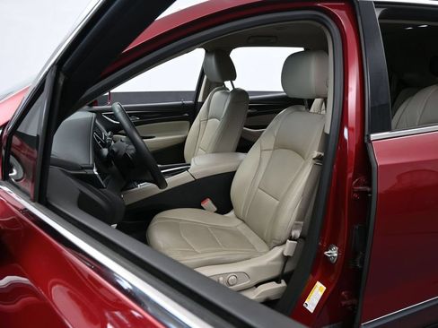 Used 2020 Buick Enclave Essence FWD image 10