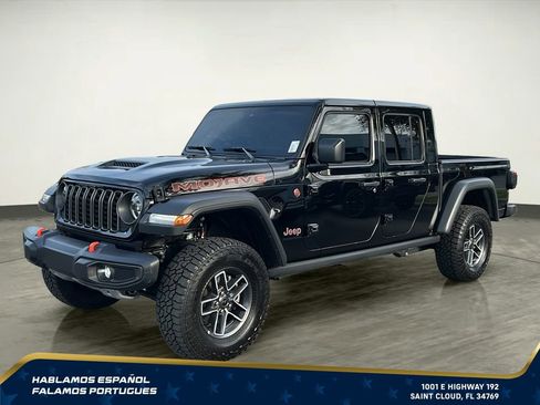 Used 2025 Jeep Gladiator Mojave w/ Safety Group AWD/4WD image 2