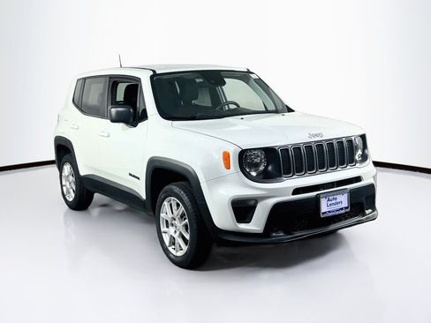 Used 2023 Jeep Renegade Latitude AWD/4WD image 3