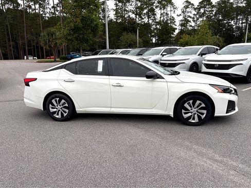 New 2025 Nissan Altima 2.5 S image 27