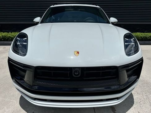 Used 2026 Porsche Macan AWD/4WD image 8
