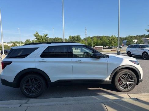 Used 2025 Ford Explorer ST-Line w/ Premium Package RWD image 8