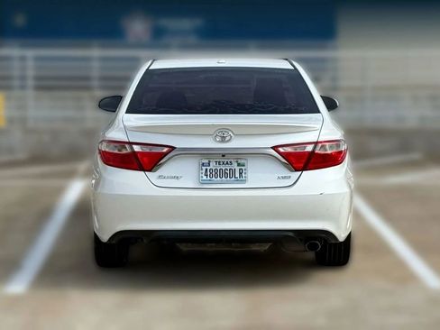 Used 2015 Toyota Camry XSE w/ Moonroof Package image 7