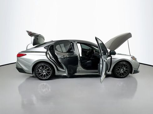 Used 2025 Toyota Camry SE FWD image 20