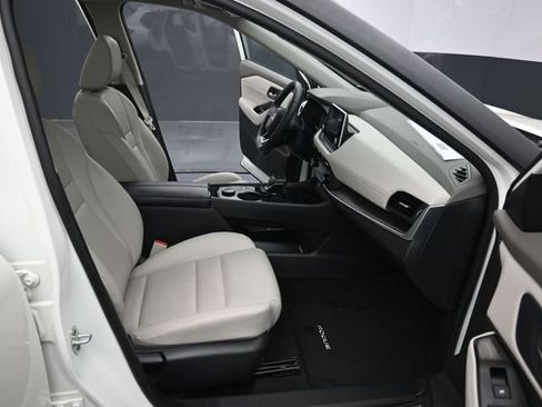 Used 2023 Nissan Rogue SV w/ SV Premium B Package AWD/4WD image 32