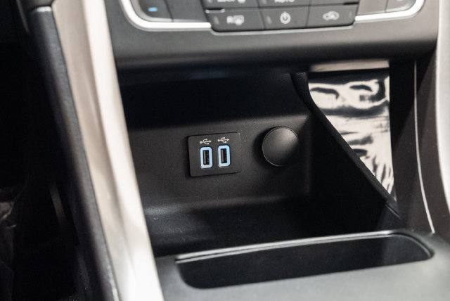Used 2020 Ford Fusion SE FWD image 19