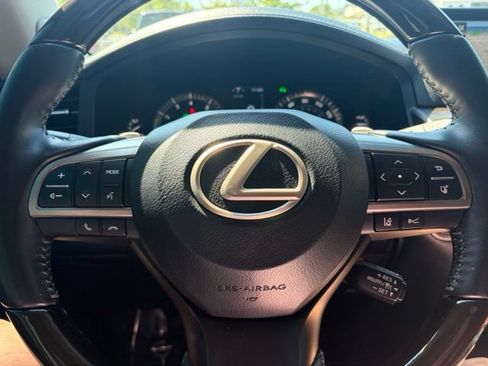 Used 2019 Lexus LX 570 4WD w/ Luxury Package image 23