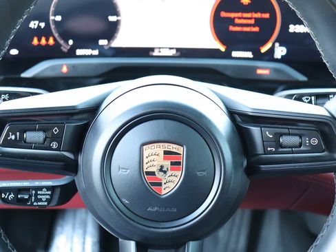 Used 2023 Porsche Taycan image 30