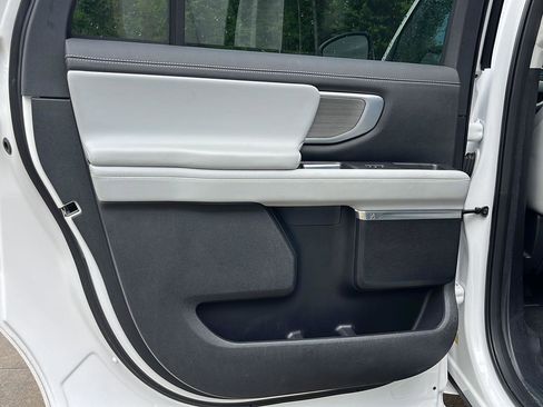 Used 2025 Ford Expedition Max Platinum AWD/4WD image 19
