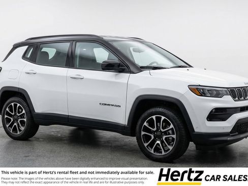 Used 2025 Jeep Compass Trailhawk image 1