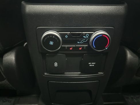 Used 2022 Ford Explorer Platinum w/ Equipment Group 601A AWD/4WD image 25