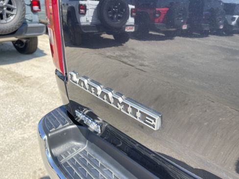Used 2020 RAM 1500 Laramie AWD/4WD image 14