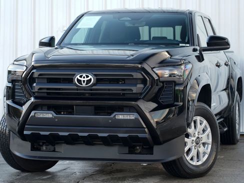 Used 2024 Toyota Tacoma SR5 w/ SR5 Upgrade Package image 3