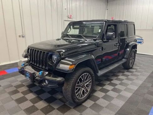 Used 2022 Jeep Wrangler Unlimited Sahara image 6