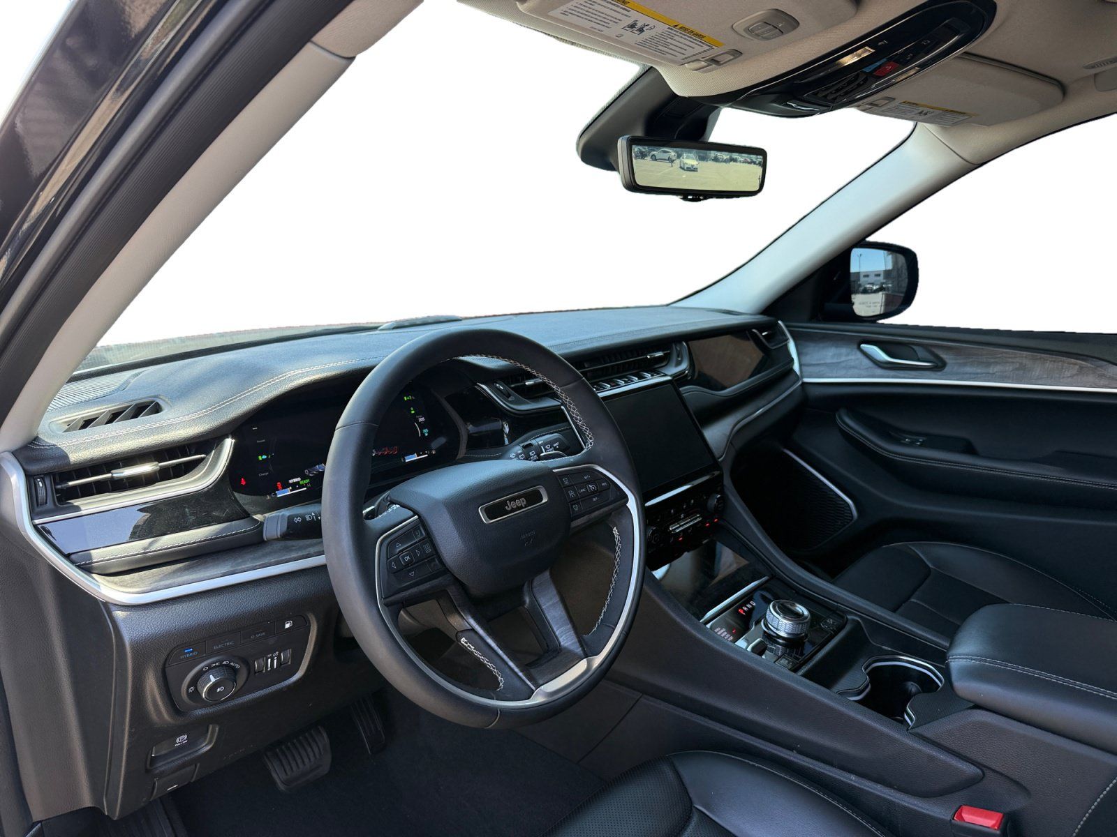 Used 2023 Jeep Grand Cherokee 30th Anniversary AWD/4WD image 9