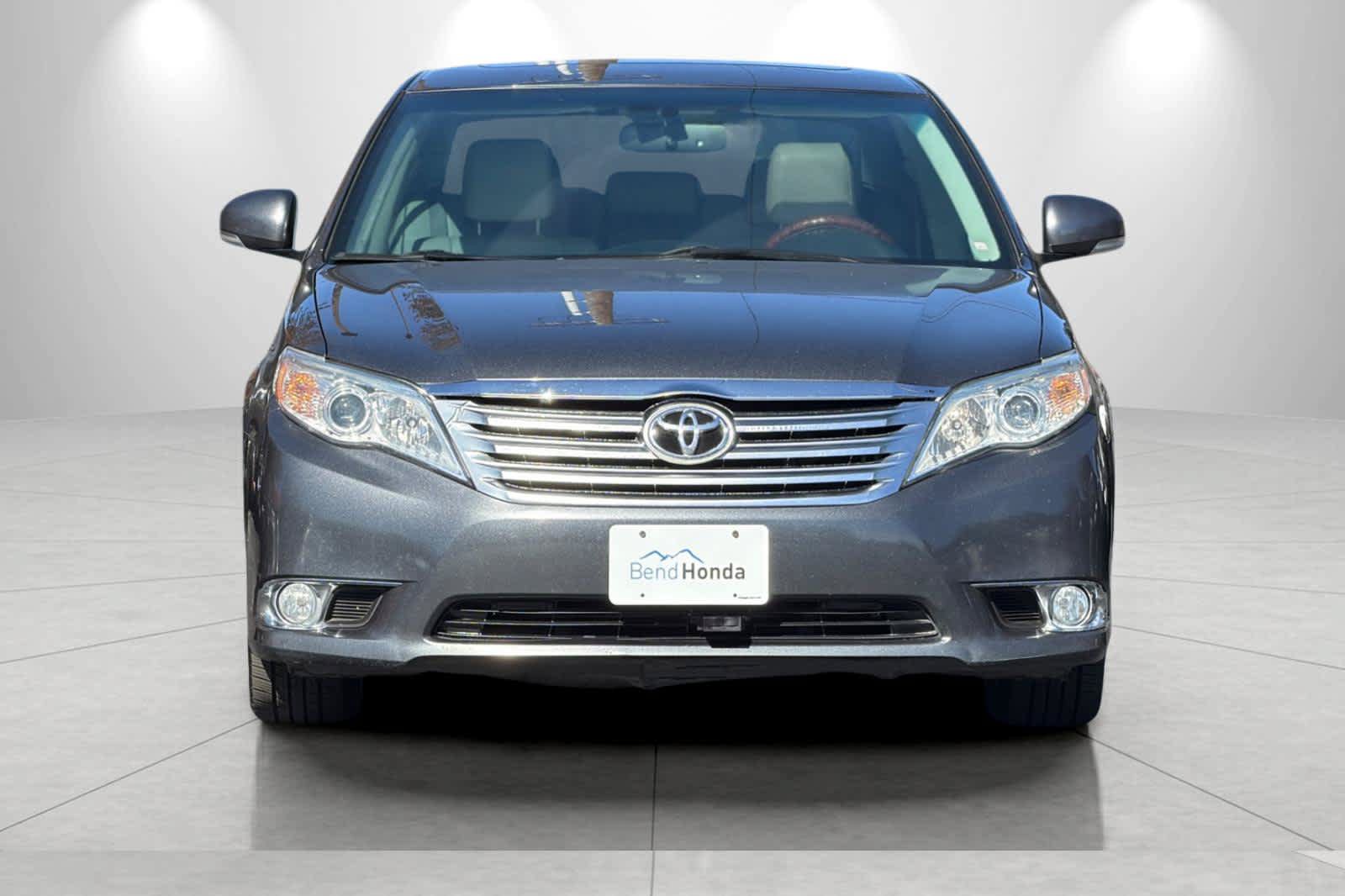 Used 2011 Toyota Avalon Limited FWD image 10