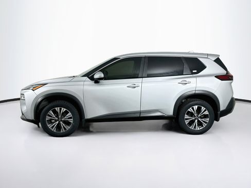 Used 2023 Nissan Rogue SV FWD image 4