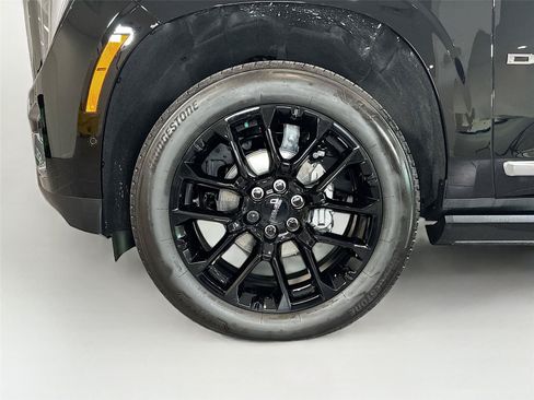Used 2026 GMC Yukon Denali w/ Sun & Power Step Package AWD/4WD image 32