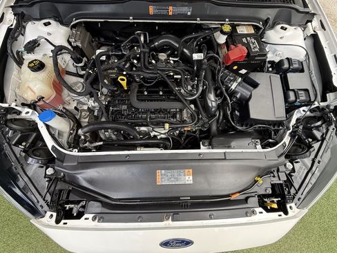 Used 2020 Ford Fusion SE FWD image 32