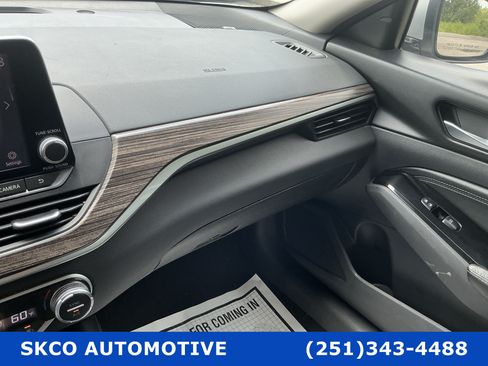 Used 2020 Nissan Altima 2.5 SL FWD image 24