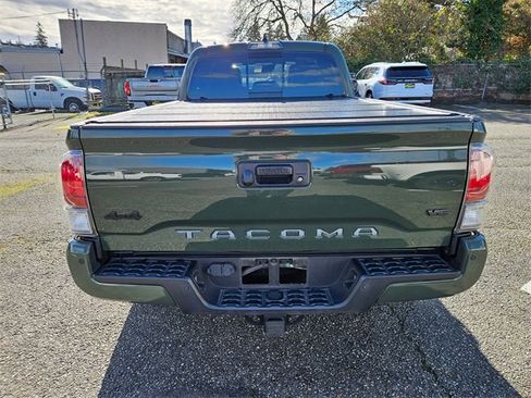 Used 2021 Toyota Tacoma TRD Off-Road w/ TRD Premium Off Road Package image 5