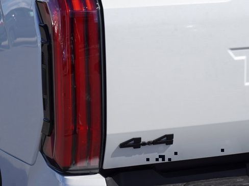 New 2025 Toyota Tundra Limited image 12