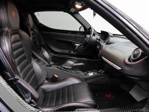 Used 2018 Alfa Romeo 4C Spider w/ Convenience Group - Spider image 12