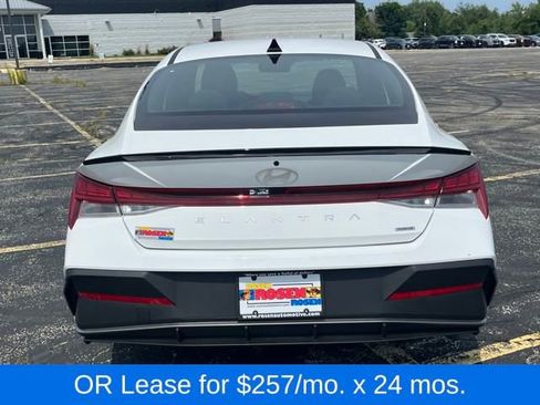 New 2025 Hyundai Elantra SEL image 4