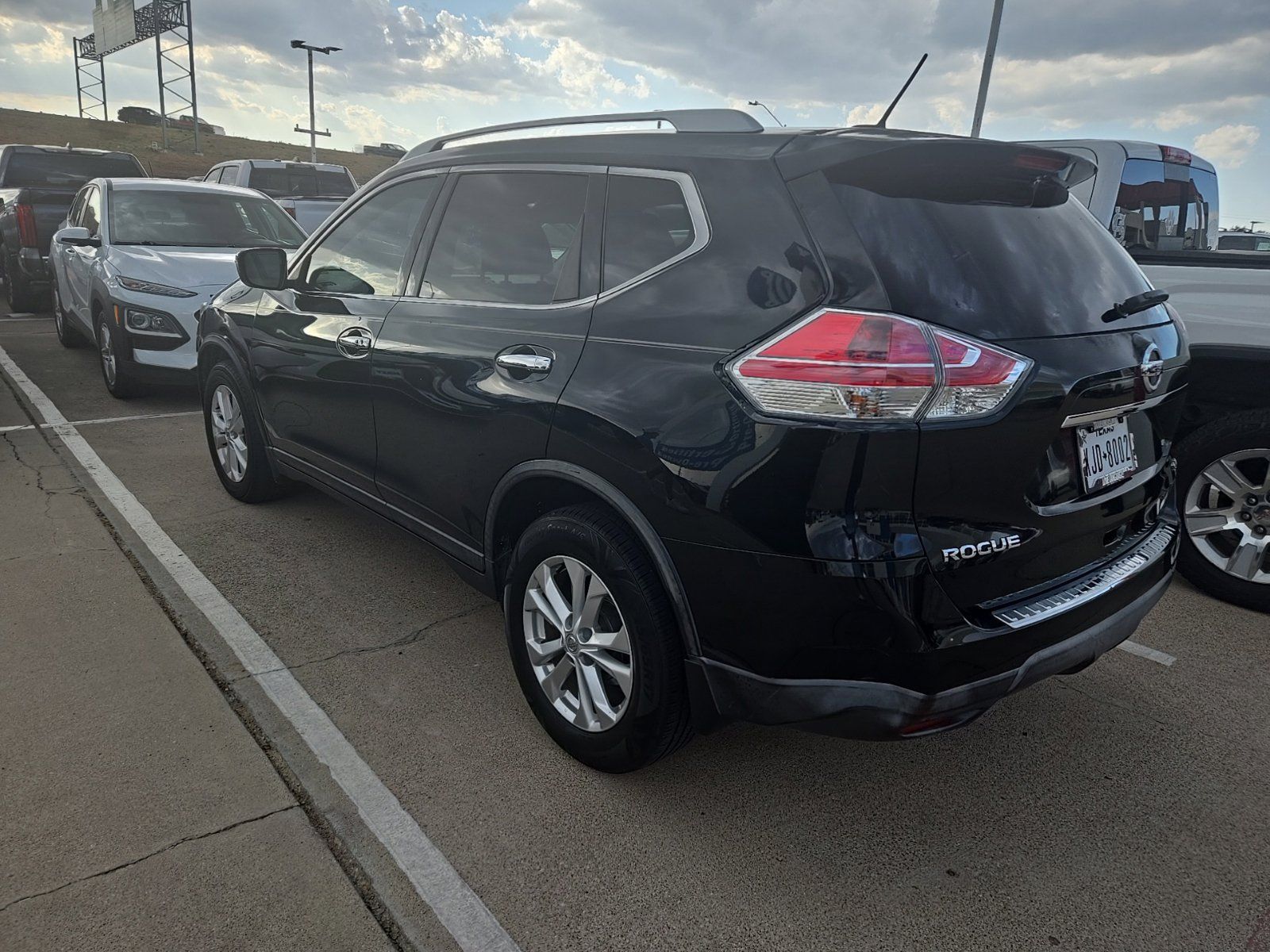 Used 2016 Nissan Rogue SV FWD image 7