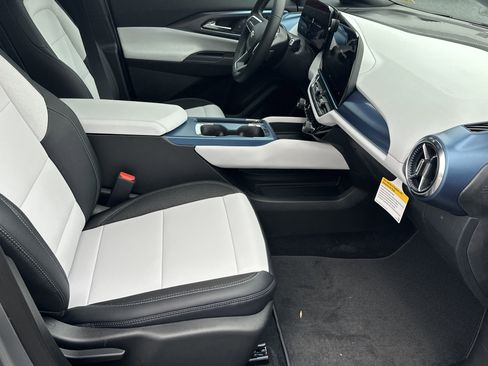 New 2026 Chevrolet Equinox EV LT image 15