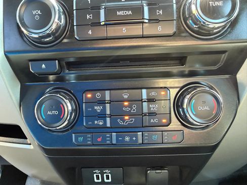 Used 2017 Ford F150 Lariat AWD/4WD image 24
