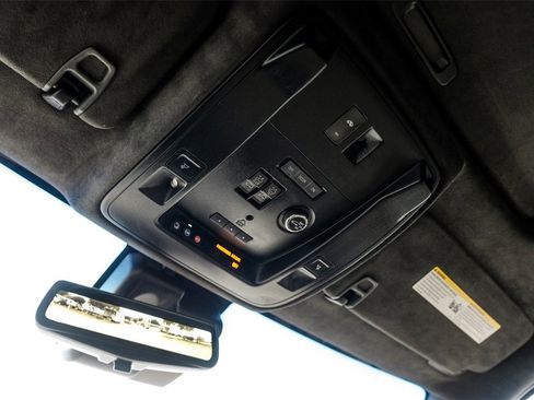 Used 2019 Cadillac Escalade Platinum image 31