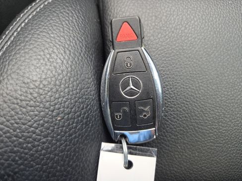 Used 2018 Mercedes-Benz GLA 250 4MATIC image 37