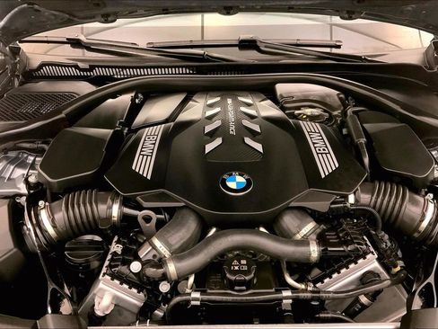 Certified 2023 BMW M550i xDrive w/ Executive Package AWD/4WD image 9