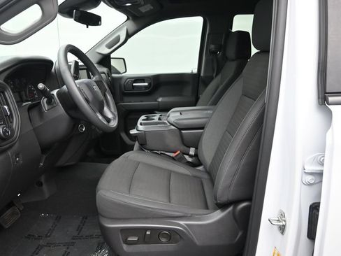 Used 2025 Chevrolet Silverado 1500 Custom Trail Boss AWD/4WD image 15
