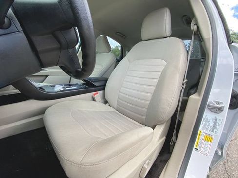 Used 2020 Ford Fusion SE FWD image 18