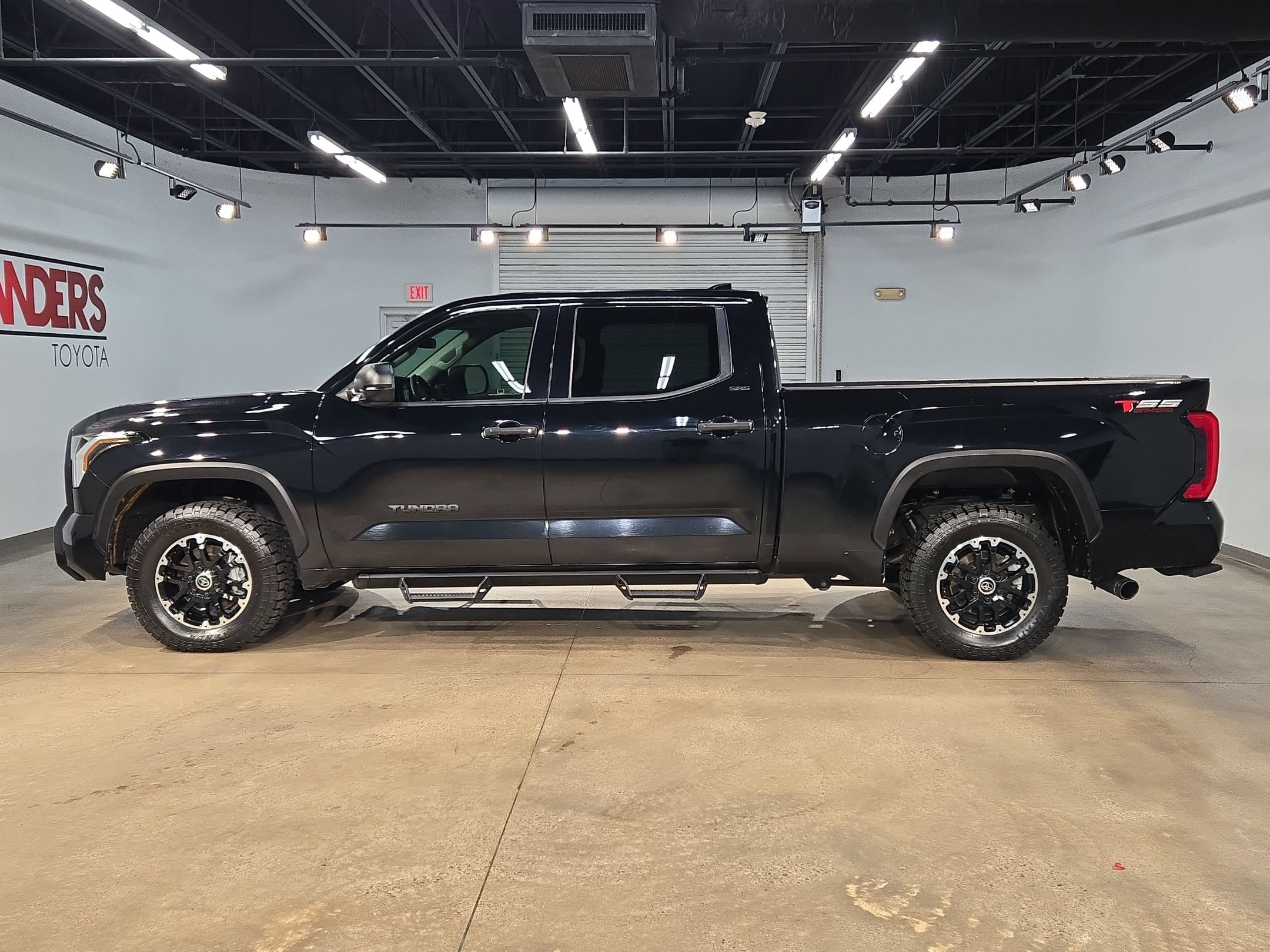 Used 2023 Toyota Tundra SR5 AWD/4WD image 4