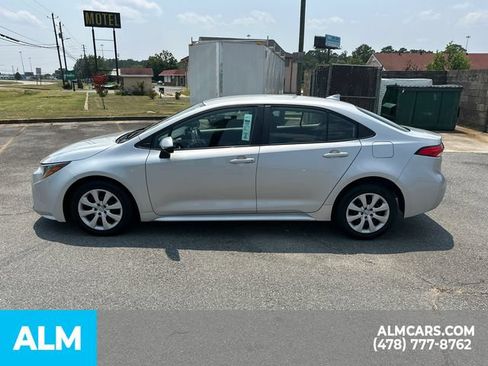 Used 2024 Toyota Corolla LE FWD image 9