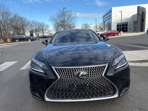 Used 2018 Lexus LS 500 AWD w/ Accessory Package (Z1) image 2