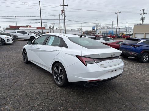 Certified 2022 Hyundai Elantra Limited image 5