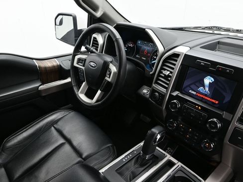 Used 2019 Ford F150 Lariat image 17