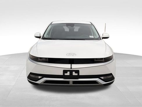 Used 2024 Hyundai Ioniq 5 SE RWD image 4