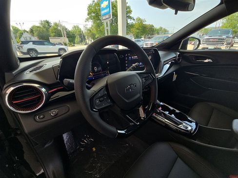 New 2025 Chevrolet Trax RS image 10