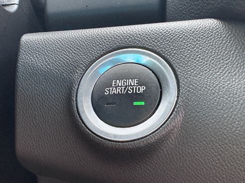 Used 2024 GMC Terrain SLE image 21