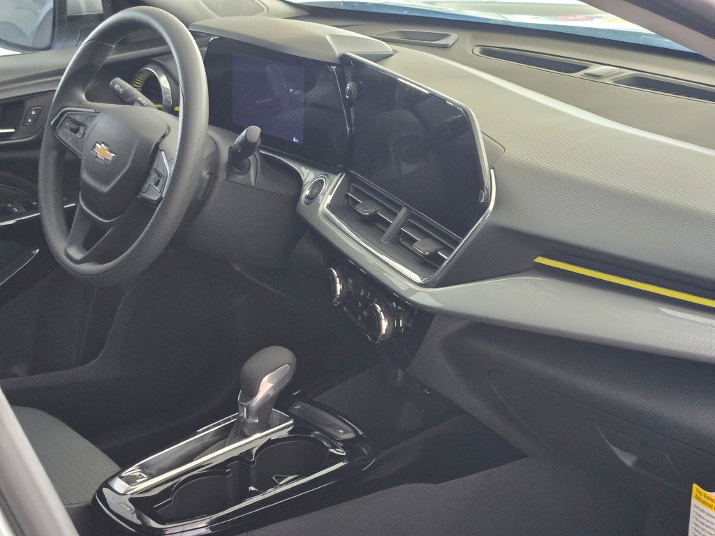New 2026 Chevrolet Trax LT FWD image 6