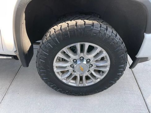 Used 2023 Chevrolet Silverado 3500 High Country w/ Z71 Off-Road Package AWD/4WD image 25