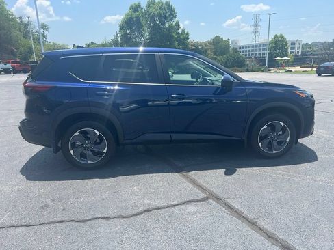 Used 2026 Nissan Rogue SV FWD image 6