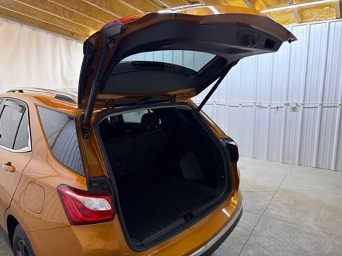 Used 2018 Chevrolet Equinox LT w/ Sun & Infotainment Package FWD image 10